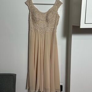 Elegant Cream Lace Dress